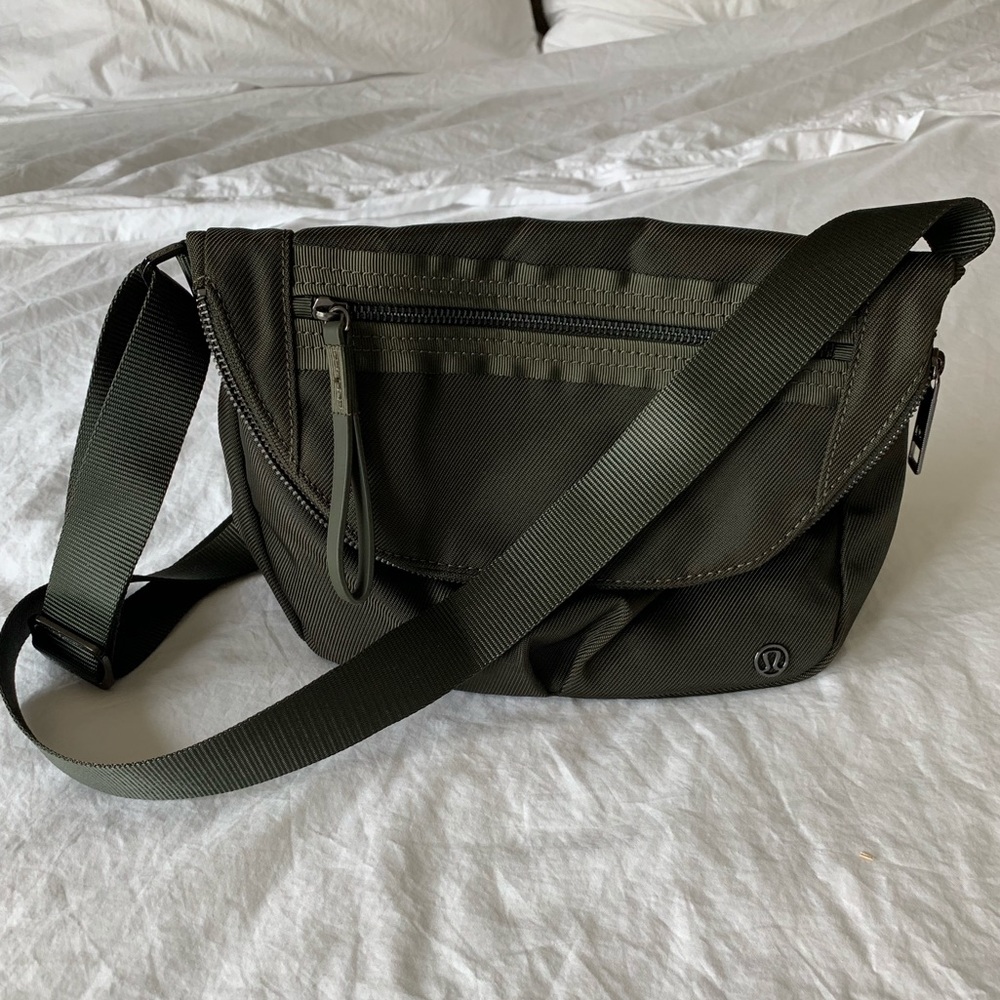 Lululemon Festival II Crossbody Bag Army Green